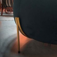 Puff Silas Em Inox Preto E Dourado Nolan Collection