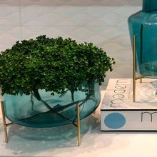 Vaso De Vidro Azul Com Suporte Dourado