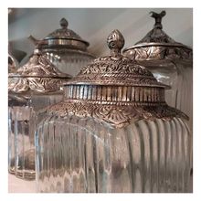 Pote Decorativo De Vidro Com Tampa De Metal Prata 10cmx10cmx18cm