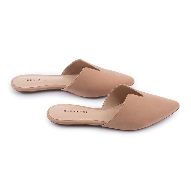 mule-nude