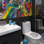 Assento-Sanitario-Oval-Almofadado-Branco-Decorado-Frase-Hora-de-Atualizar-o-Feed-Astra-
